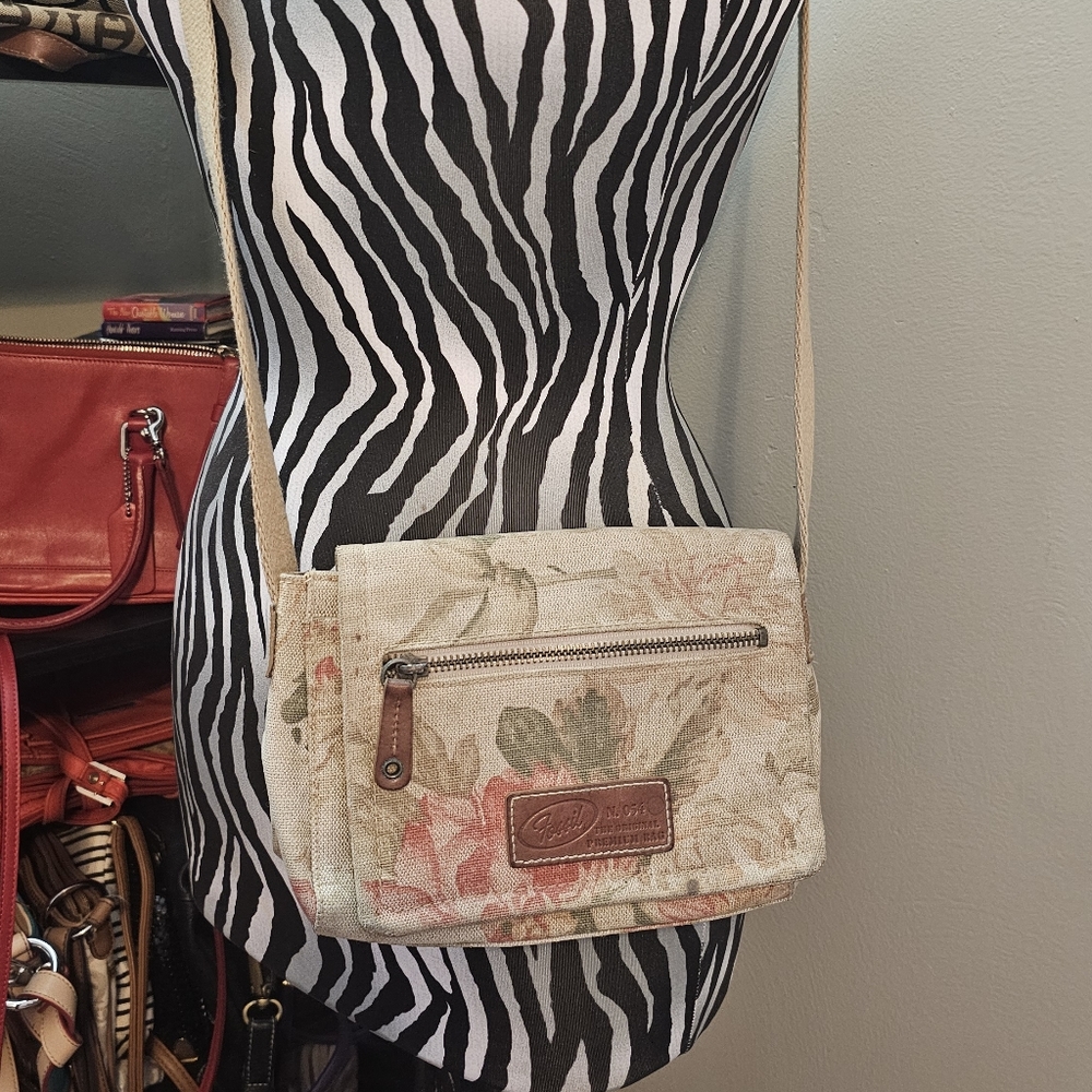 Vintage Y2K Fossil crossbody floral purse